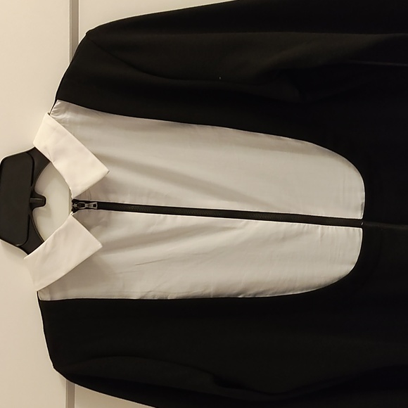 Black & White sweater Dress just add pearls and a red shoe and you'll be styling - Picture 10 of 10